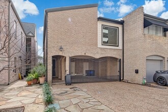 Building Photo - 516 S Post Oak Ln