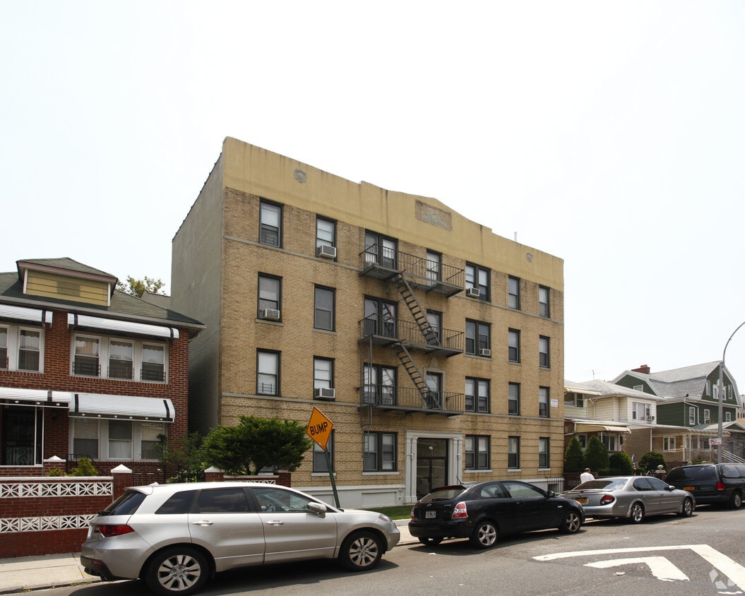 Primary Photo - 45 Bay 28th St