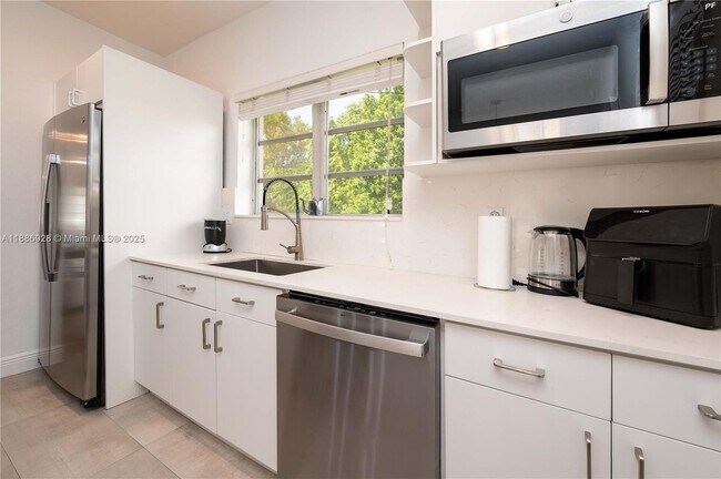 Foto del edificio - 501 SW 24th Rd