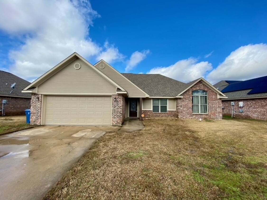 Foto principal - Coming Soon!! 3 bedroom 2 bath in Haughton!