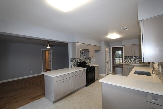 Building Photo - 4508 Valerie St