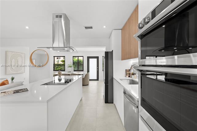 Foto del edificio - 8246 NE 2nd Ct