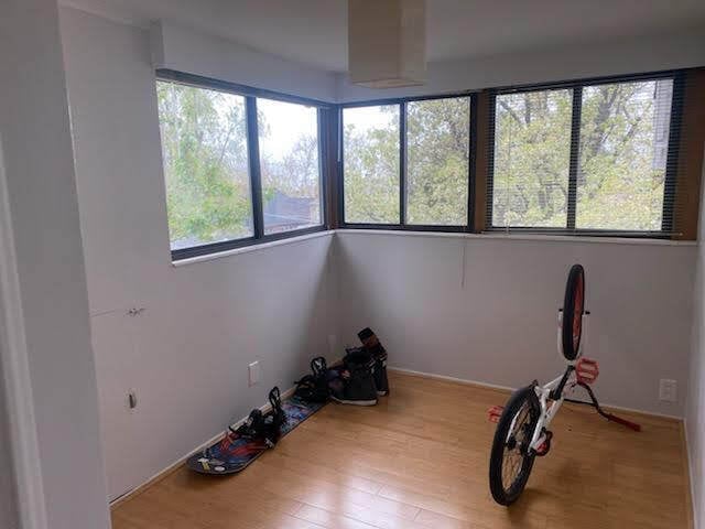 Foto del edificio - 316 S Douglas St