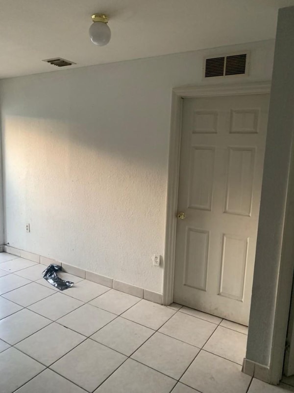 Foto del edificio - 3725 NW 13th Ave