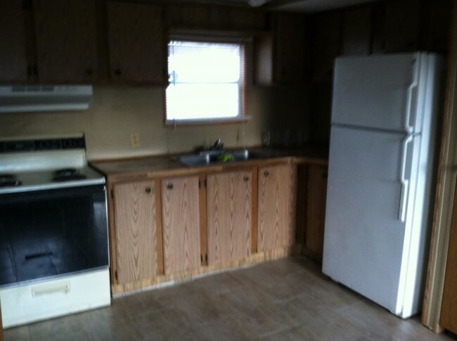 Building Photo - 365 Sherwood Forest Drive
