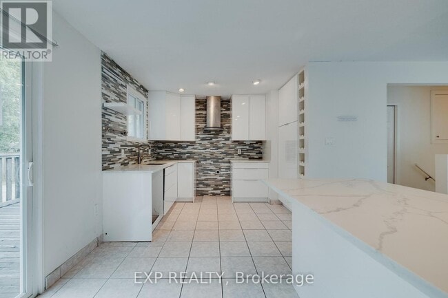 Building Photo - 595 Pioneer Dr