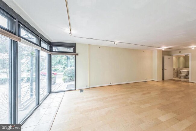 Building Photo - 1520 16th St NW