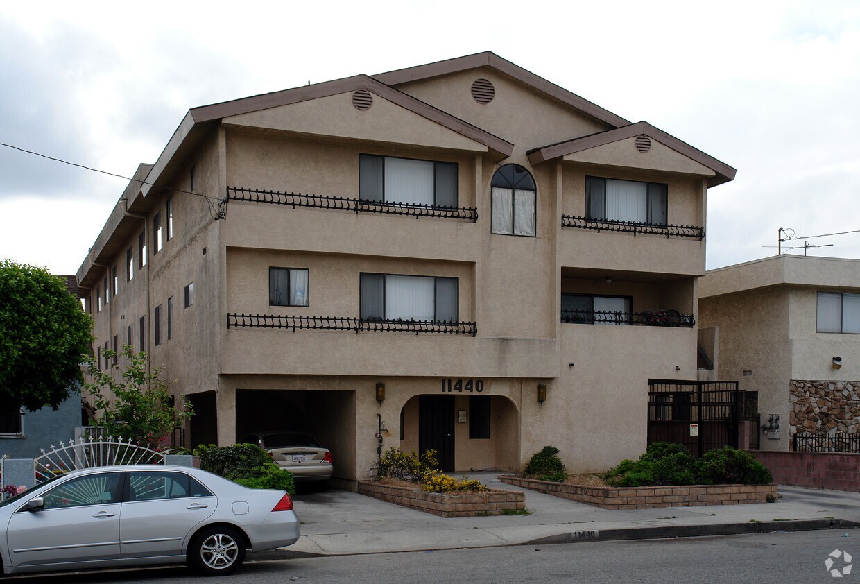 Building Photo - 11440 Birch Ave