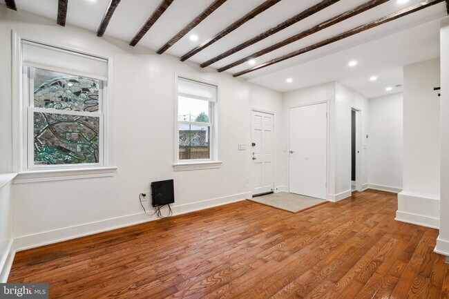 Foto del edificio - 136 Carpenter St