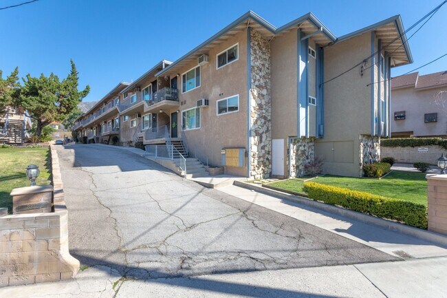 Foto del edificio - 3221 Altura Ave