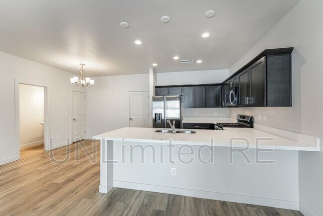Foto del edificio - 12214 Curtis Ct