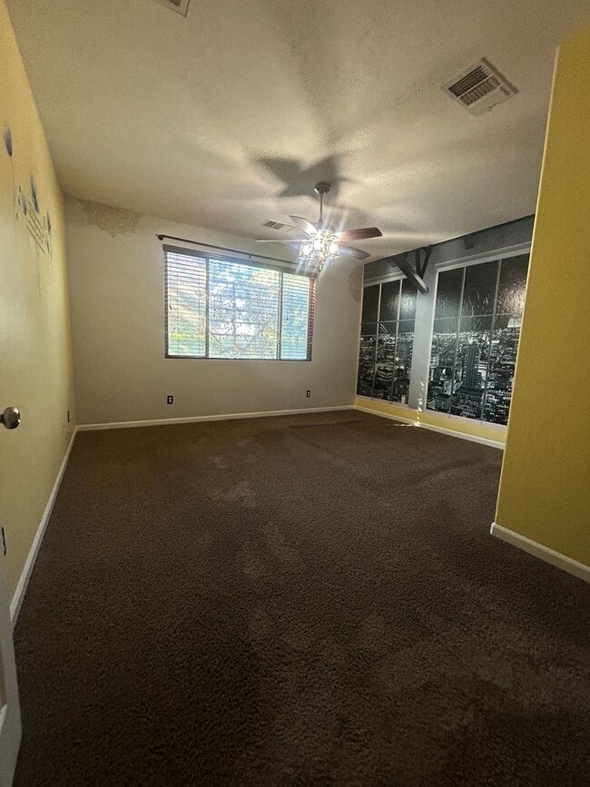 Foto del edificio - Step into your new residence, a charming s...