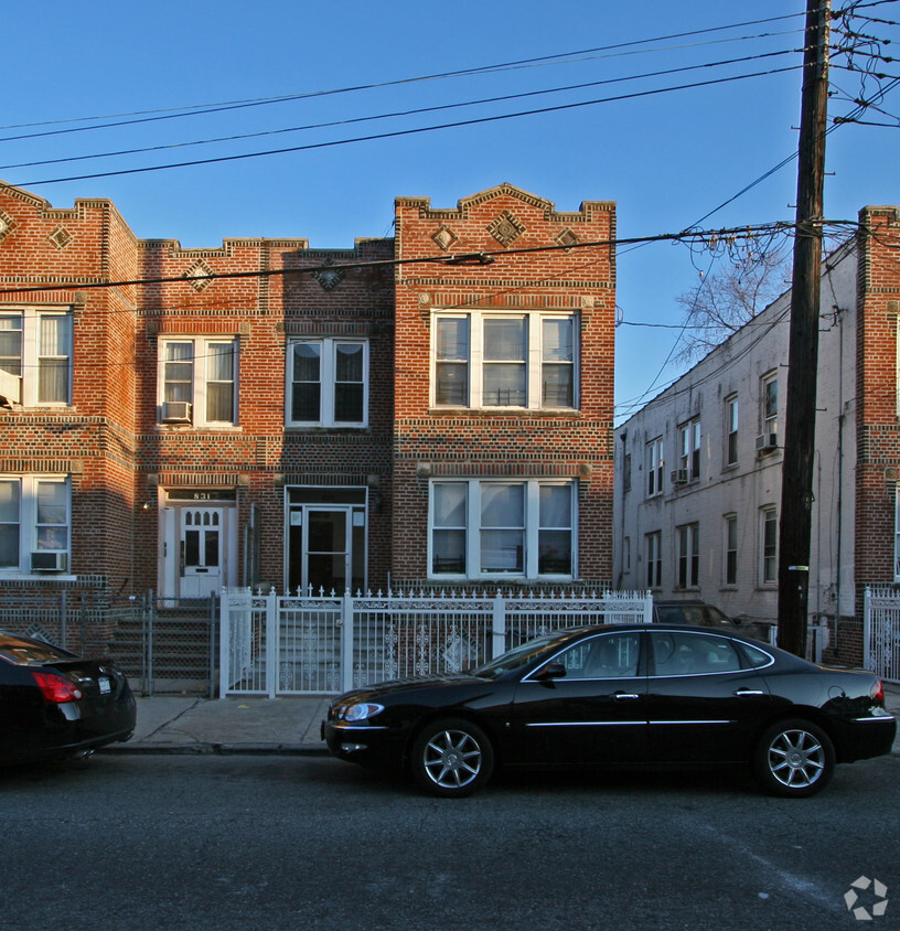 Foto principal - 835 Lenox Rd 4