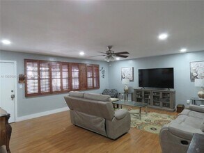 Building Photo - 11840 NE 19th Dr