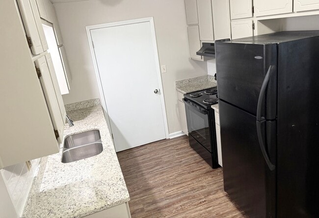Foto del edificio - Welcome to this charming 2-bedroom, 1-bath...