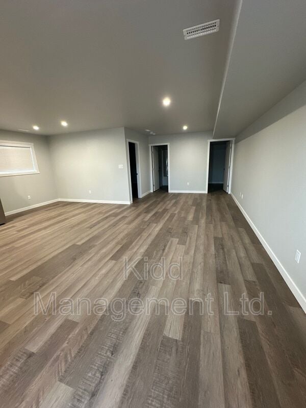 Building Photo - 2022 McAndrew Crescent