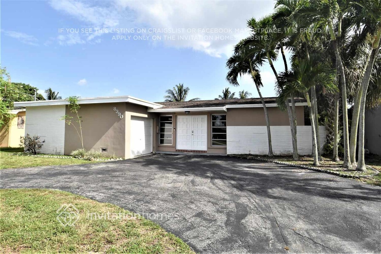 Foto principal - 8390 NW 21st Ct