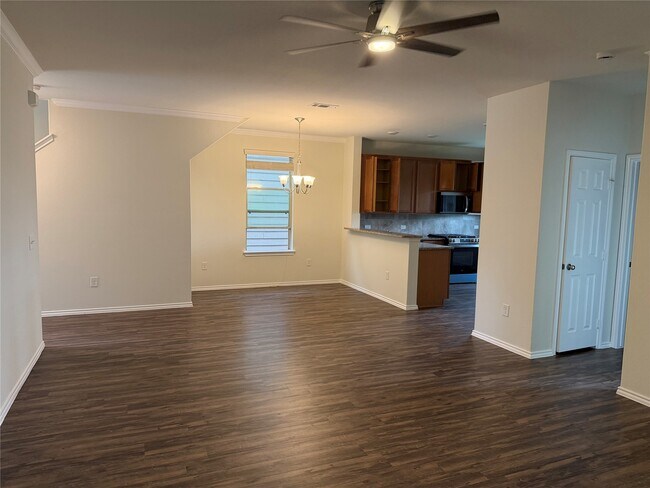 Building Photo - 15847 Smithland Dr