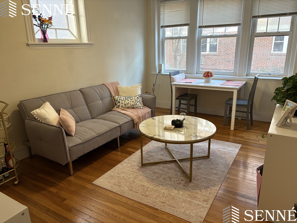 Foto principal - 1697 Cambridge St