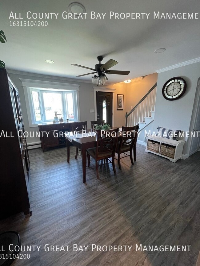 Building Photo - Gorgeous 5 Bedroom 3 Full Bathroom Smart H...