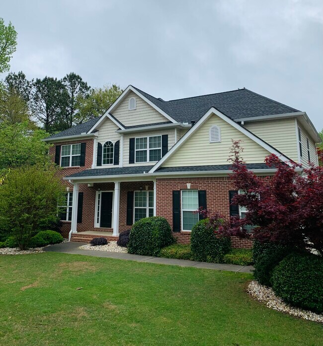 Building Photo - 345 Persimmon Dr