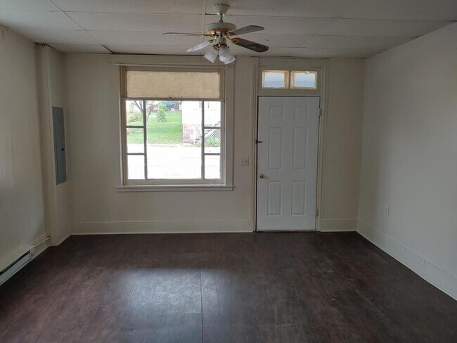 Building Photo - 1226 montour st unit B