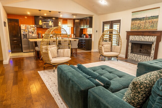 Building Photo - 2107 Emerald Isle Dr