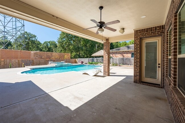 Foto del edificio - 12955 Lake Parc Bend Drive