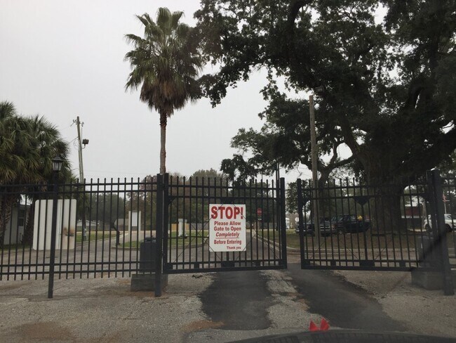 Foto del edificio - 3 Bedroom Gulfport Townhouse