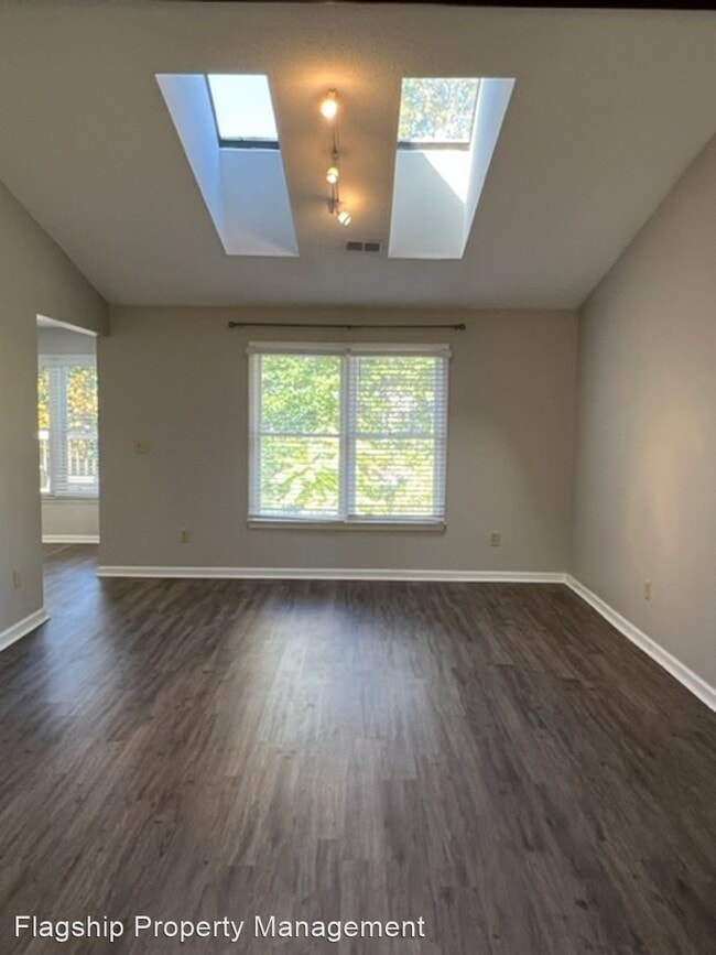 Building Photo - 3 br, 2.5 bath House - 9 St Andrews Way