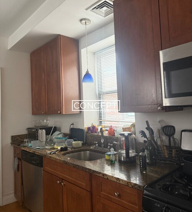 Foto del edificio - 64 Louis Prang St