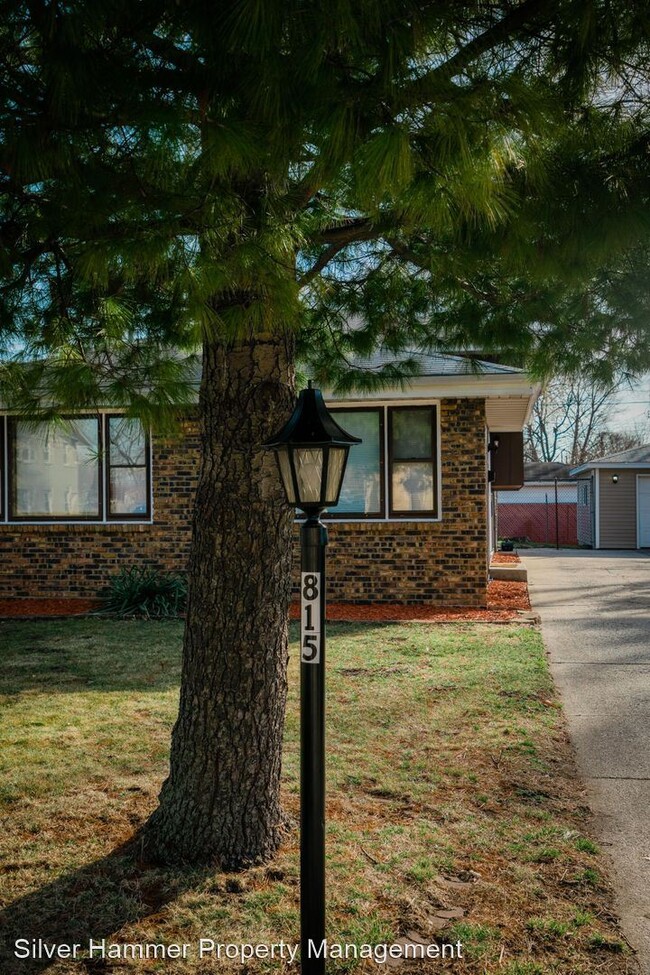 Building Photo - 3 br, 2 bath House - 815 N Elmer St.
