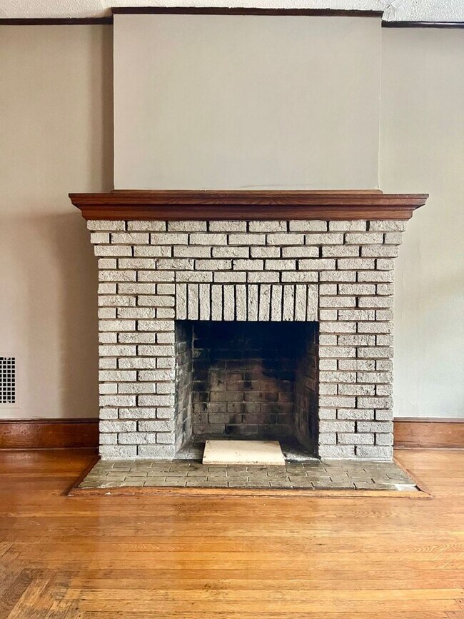 Foto del edificio - 49-49 Pendleton St