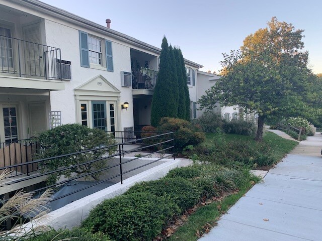 Front Entrance (2) - 5802 Torington Dr