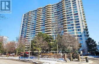 Building Photo - 5 Greystone Walk Dr