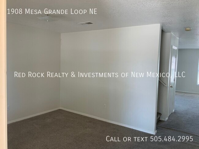 Foto del edificio - 1908 Mesa Grande Loop NE