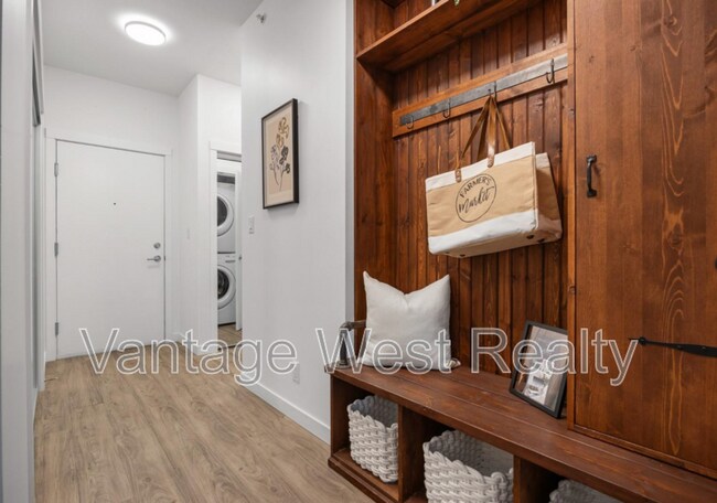 Building Photo - PH12-1775 Chapman Pl