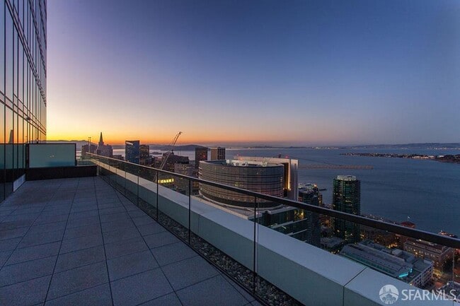 Foto del edificio - 425 1st St