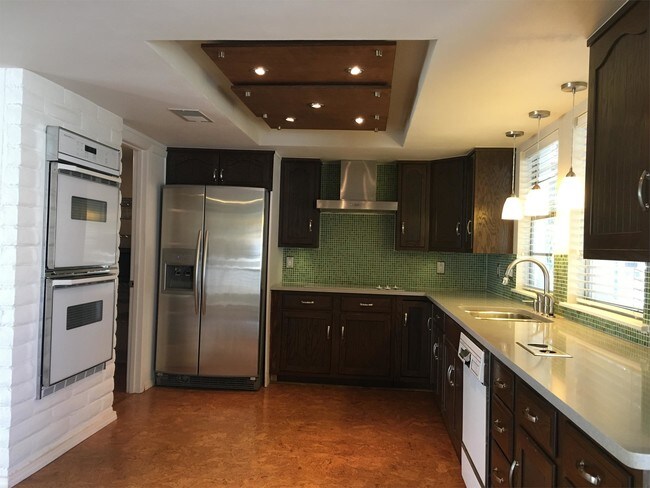 Foto del edificio - 1016 Colonial Pkwy