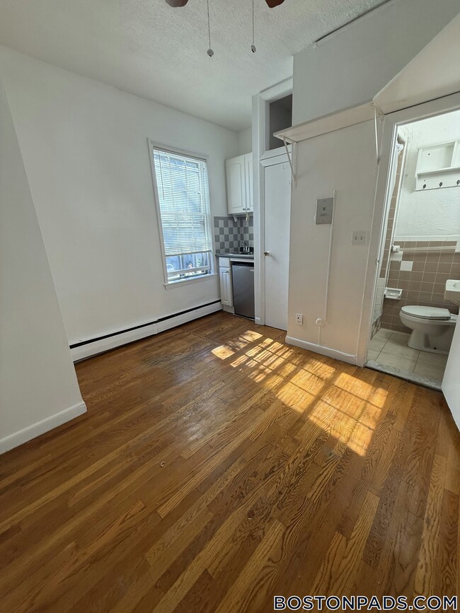 Building Photo - 28 S Huntington Ave