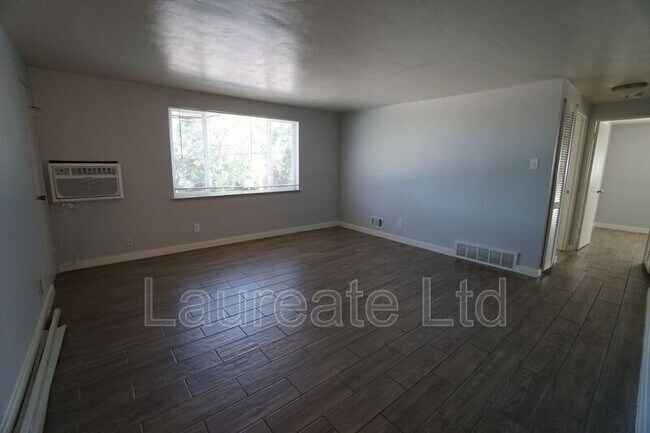 Foto del edificio - 675 Miller Ct