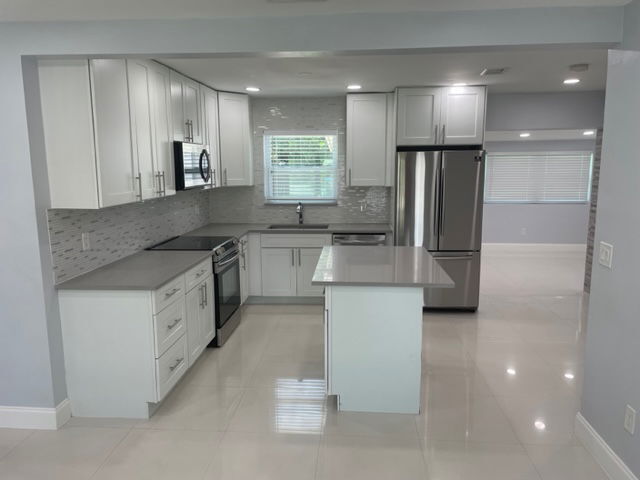 Foto del edificio - 40 NE 48th Ct