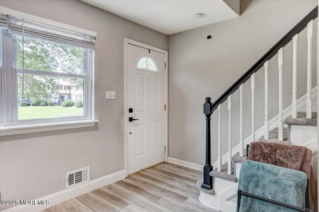 Foto del edificio - 56 Primrose Ln