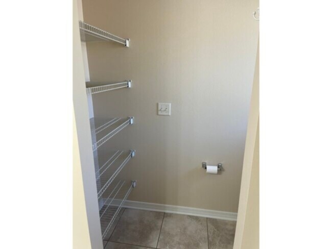 Foto del edificio - 9916 Guidy Ln