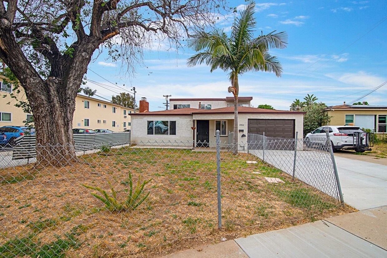 Primary Photo - Desirable Pacific Beach House 2 Bdrs Plus ...