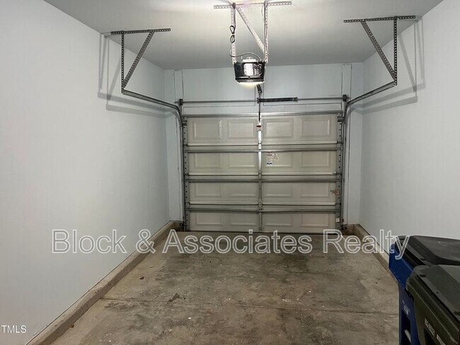 Building Photo - 7032 Racine Way