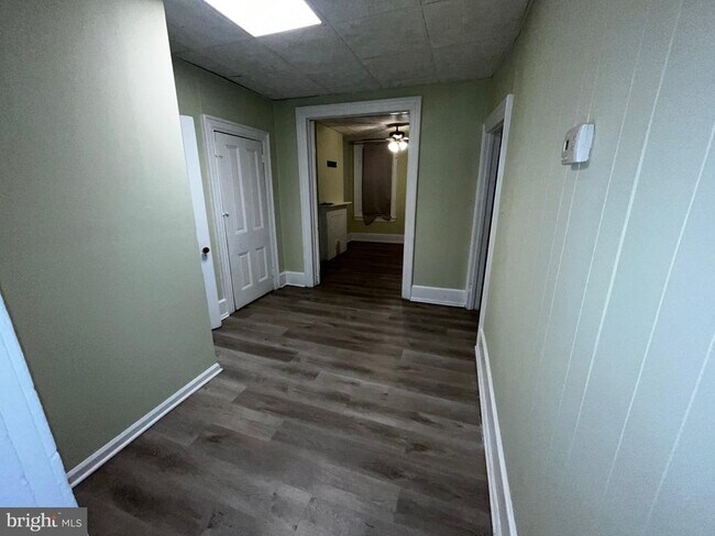 Foto del edificio - 2445 N Bancroft St