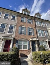Building Photo - 13267 Orsay St