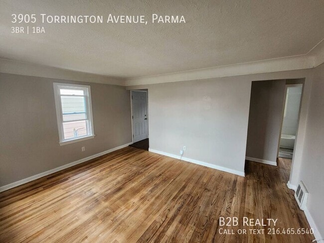 Building Photo - 3905 Torrington Ave