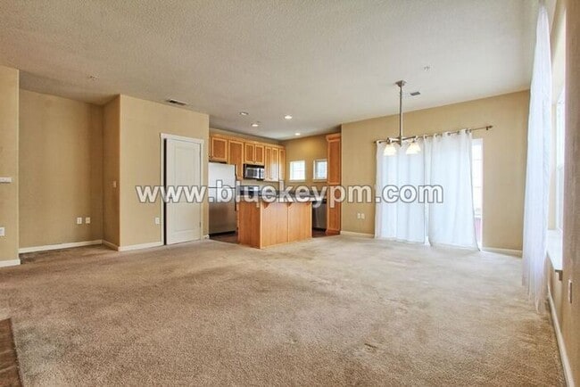 Building Photo - REDUCED $100.. 1/2 Month Rent Free! 2 Bed, 2.5 Bath Townhome at Woodhaven Crossing in Sherwood